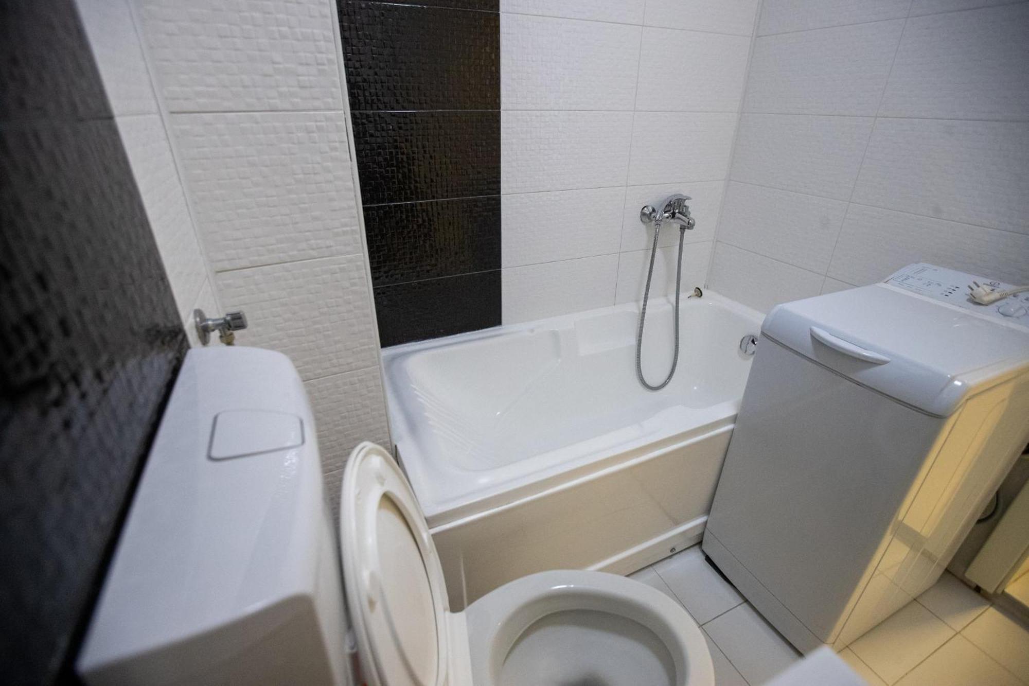 Lake View Double Balcony City Center Apartment In Охрид Екстер'єр фото