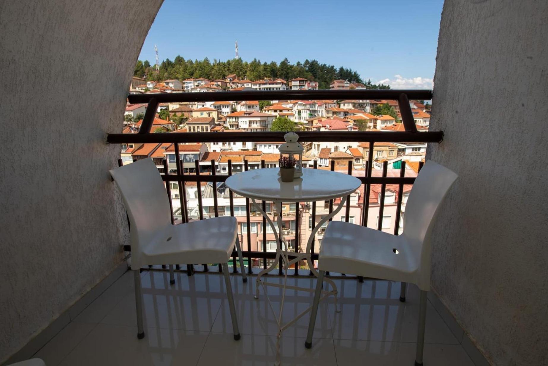Lake View Double Balcony City Center Apartment In Охрид Екстер'єр фото